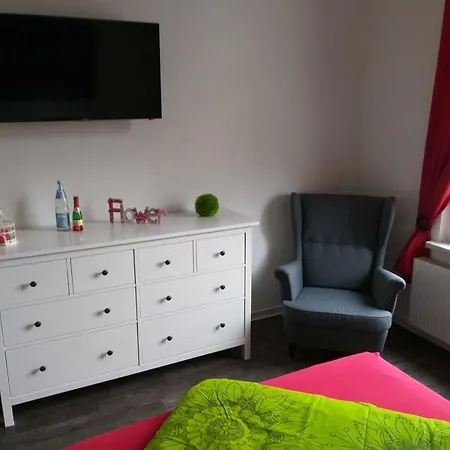 New Amsterdam * Quedlinburg